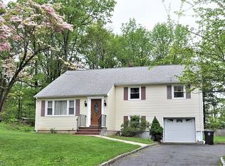 1 Hamilton Ct, Whippany, NJ 07981