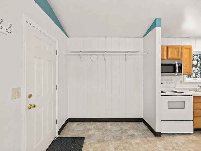 1472 Chena Point Ave #4 — Photo 3