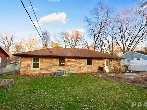 3rd image of 2209 N Northcrest Dr