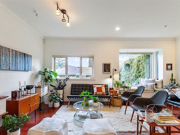 5th image of 3150 Fromme Rd