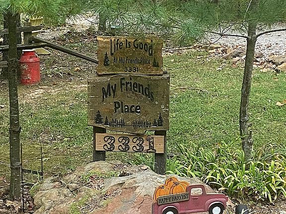 4th image of 3331 N Shamrock Ln