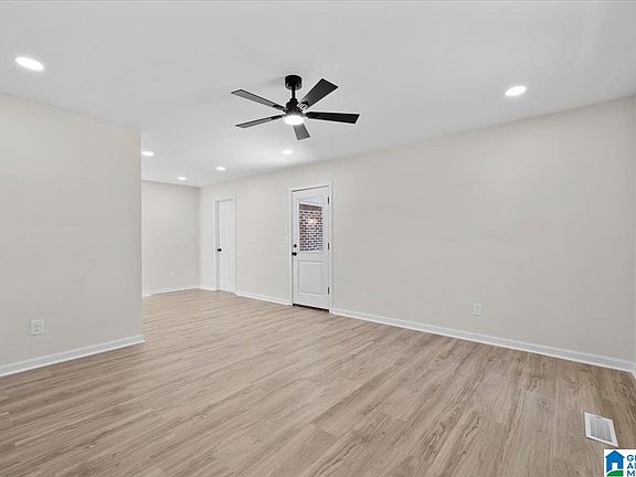 5th image of 130 Church St