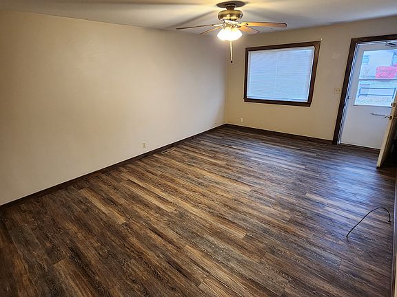 3rd image of 2124 Circle Dr