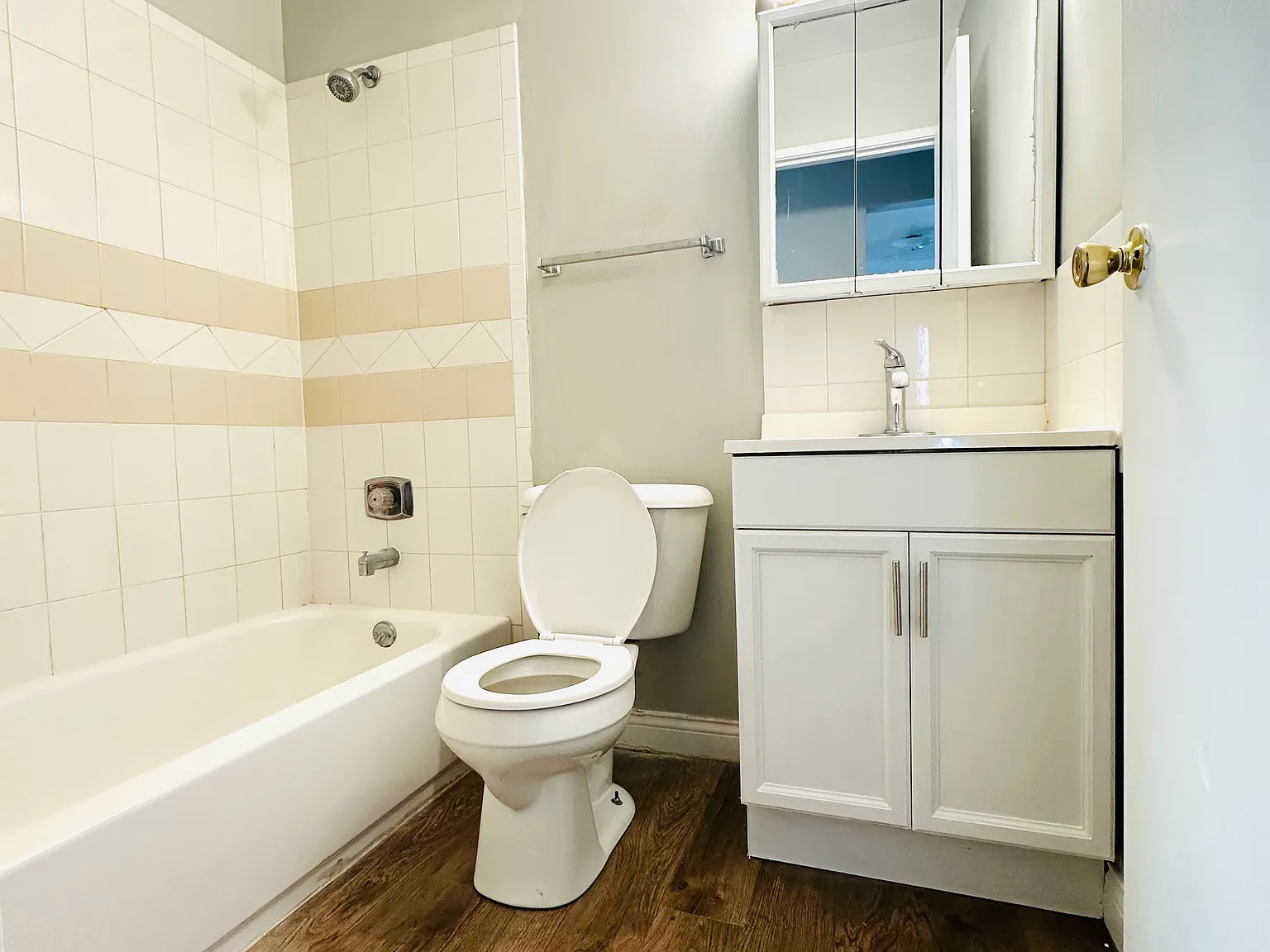 390 Inland Dr — Photo 2