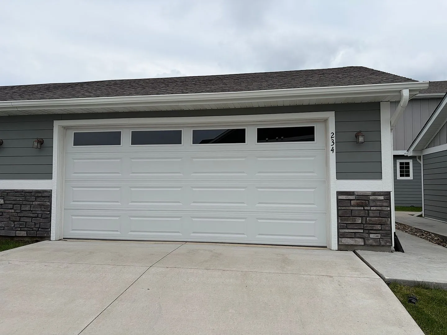 Beautiful 3 Bed, 2.5 Bath Townhome in Waukee! Perfect Location! — Photo 2
