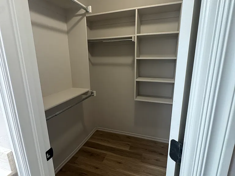 4408 Brooklyn Ave — Photo 19