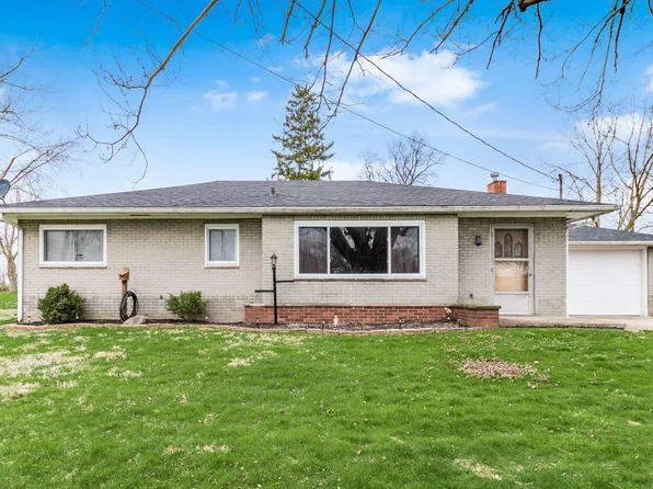 38 Allen Ave, New Holland, OH 43145