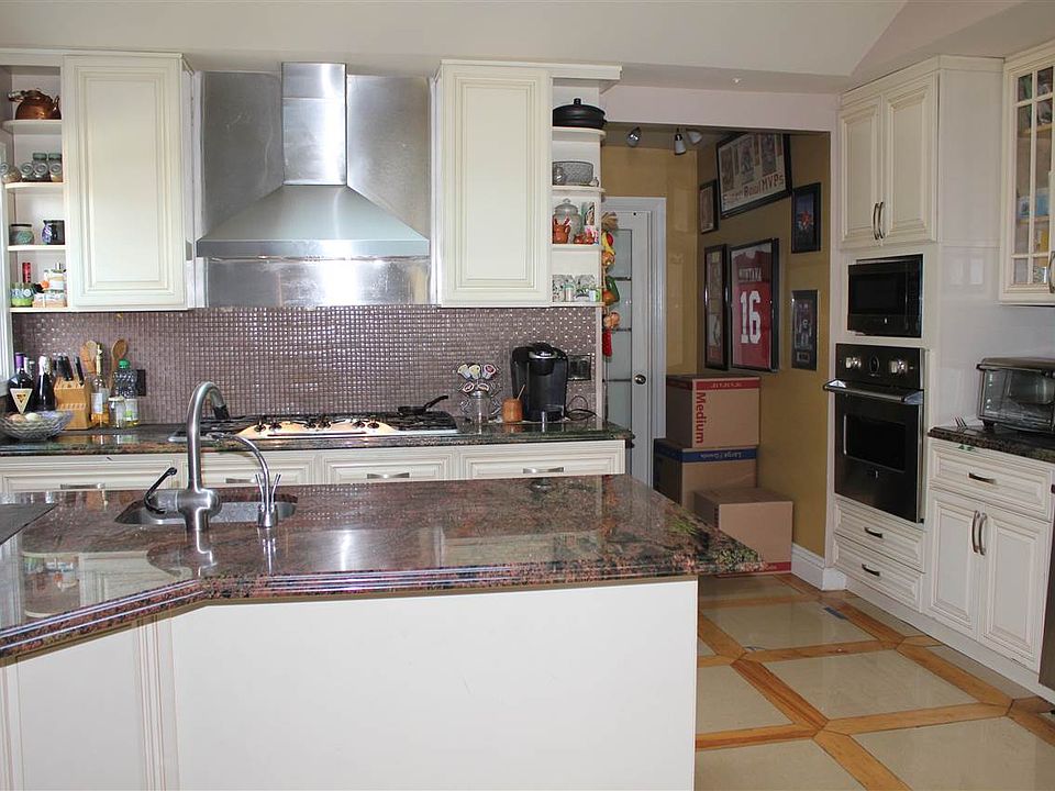 1st image of 608 34th St
