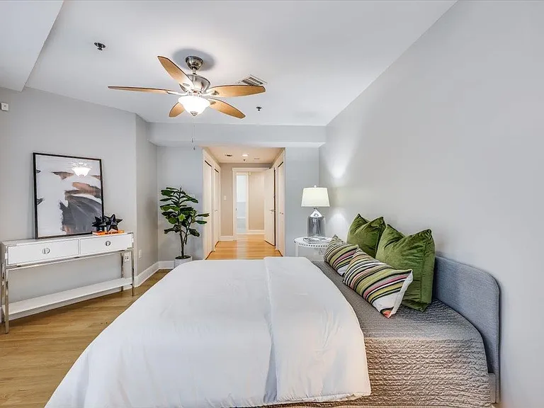 1100 Clinton St #101 — Photo 20