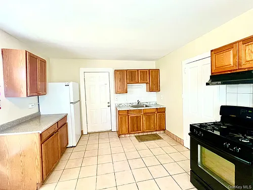 30 Knapp Ave Photo 1