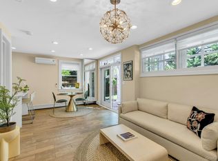 14 Crossman Pl, Huntington, NY 11743