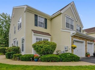 101 Dahlia Cir #101, Dayton, NJ
