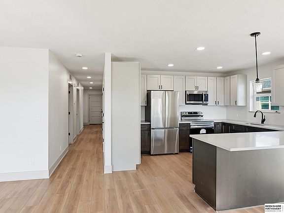 3rd image of 2210 26th St