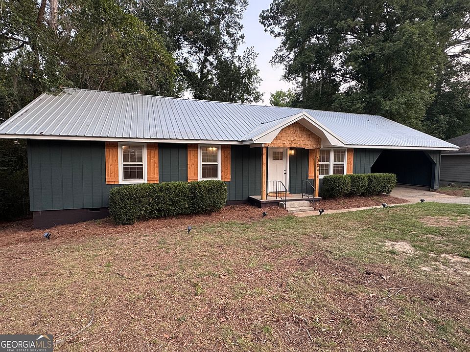 1st image of 304 Pinewood Dr