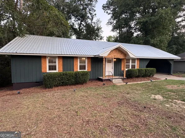 304 Pinewood Dr, Dublin, GA 31021