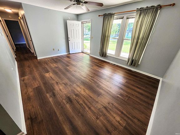 5th image of 6913 Woodtrail Ct