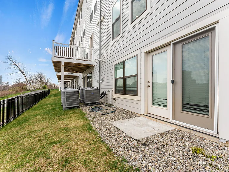 2410 Stella Pl #2 — Photo 26