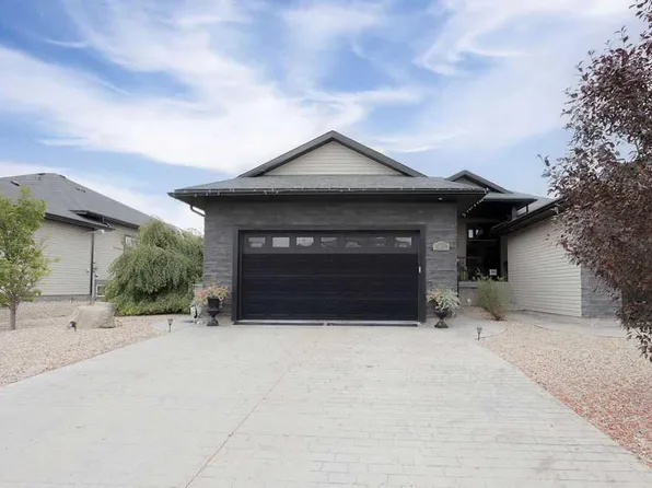 2809 N 11th Ave, Wainwright, AB T9W 0A5