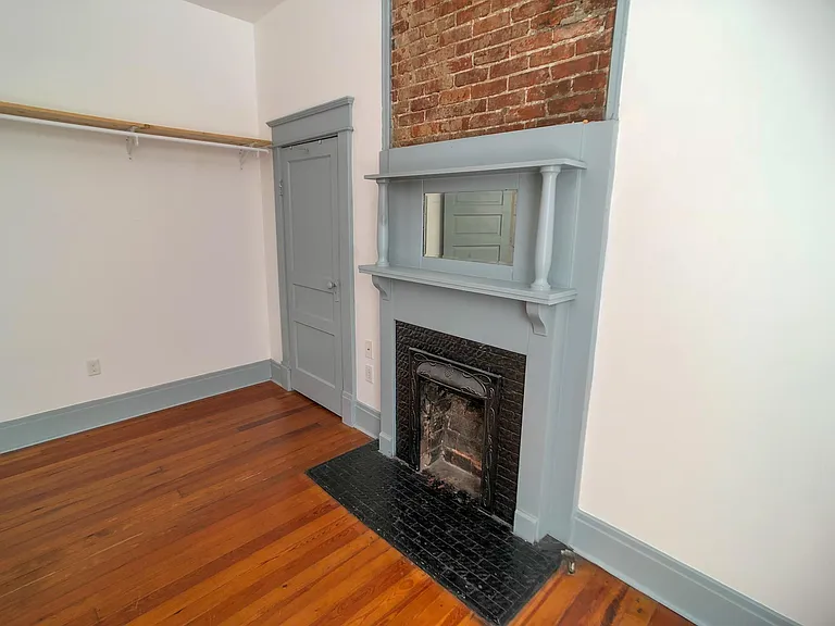 1813 Elliott Ave — Photo 6