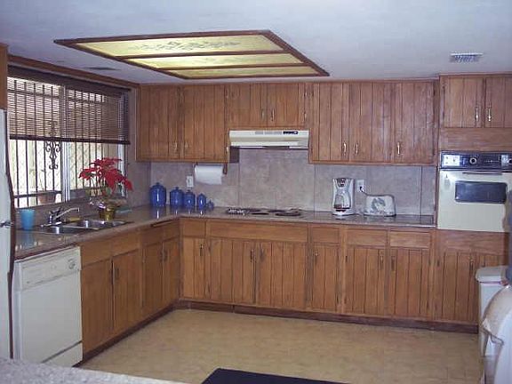 3rd image of 2313 E CABANA Circle