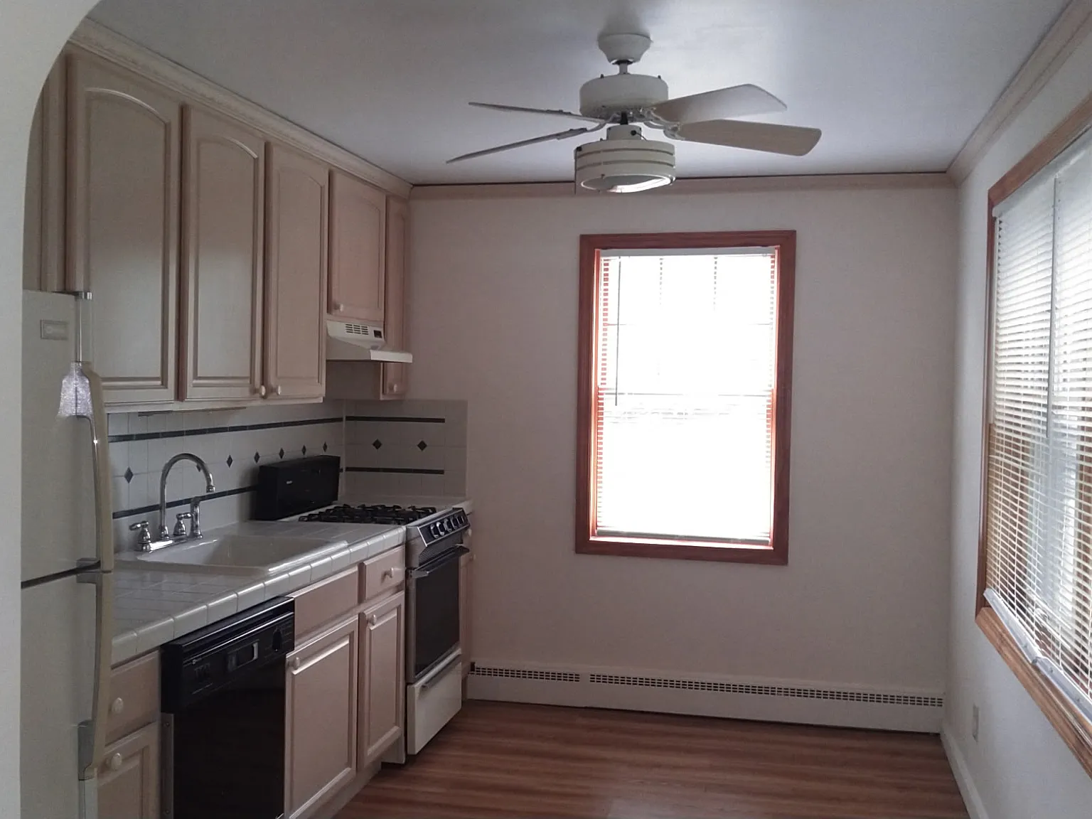 Pershing Pl, Keyport — Photo 2