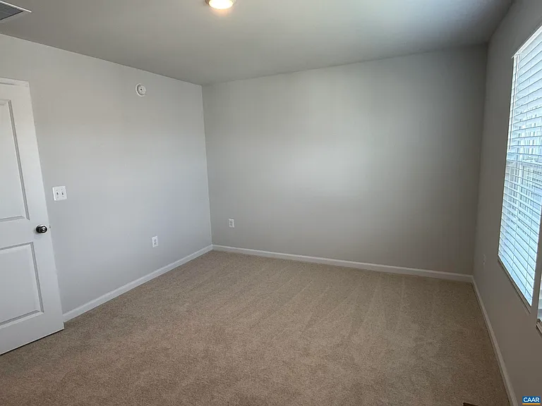 37 Laurin St — Photo 8