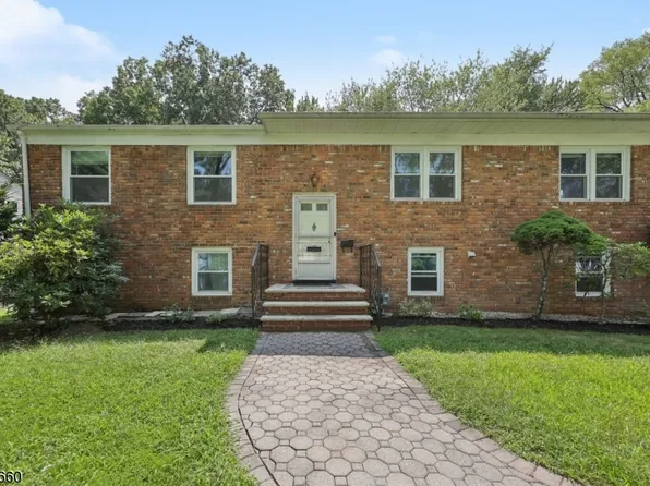 22 Ashwood Dr, Livingston Twp., NJ 07039