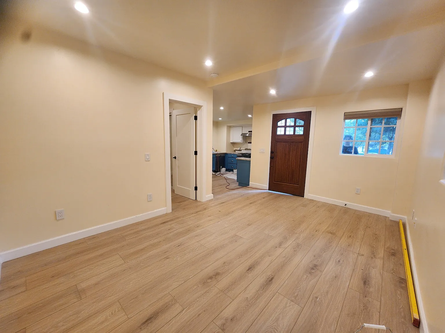 831 Olive St — Photo 2