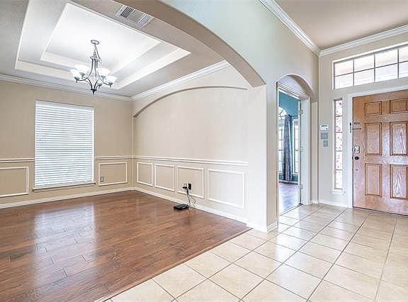 4th image of 2795 Sweetbriar Ln