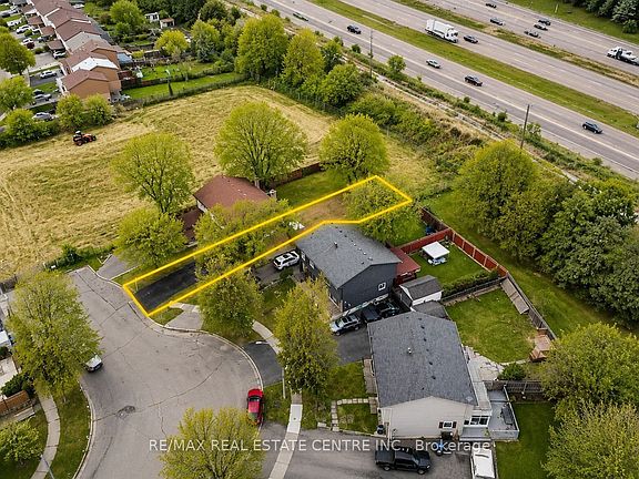 2nd image of 62 Bramhall Cir