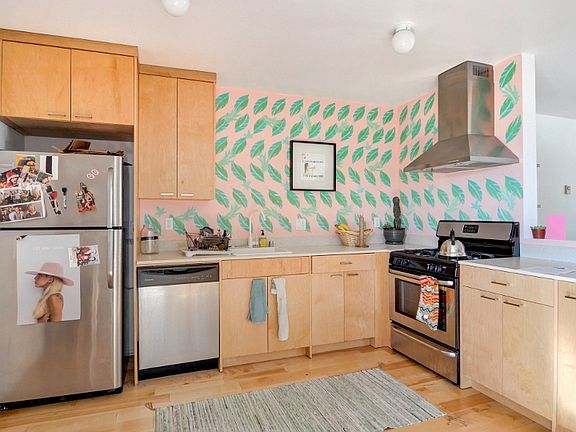 3rd image of 1633 Morton Ave APT 11