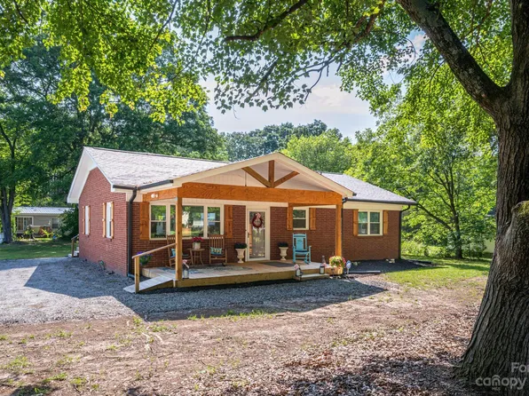 371 Hilltop Rd, Lincolnton, NC 28092