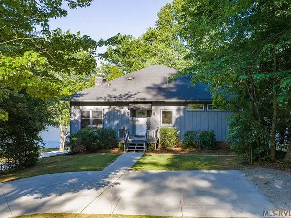 999 Hawthorne Dr, Bracey, VA 23919