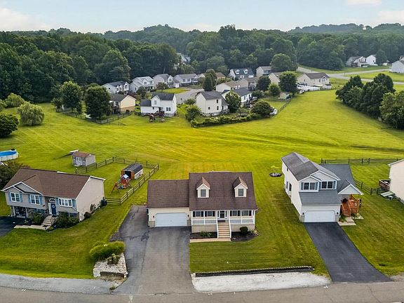 5th image of 521 Highland Dr