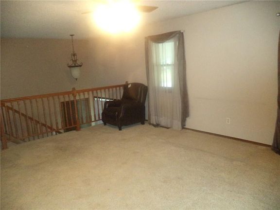 3rd image of 139 Taylor Rd