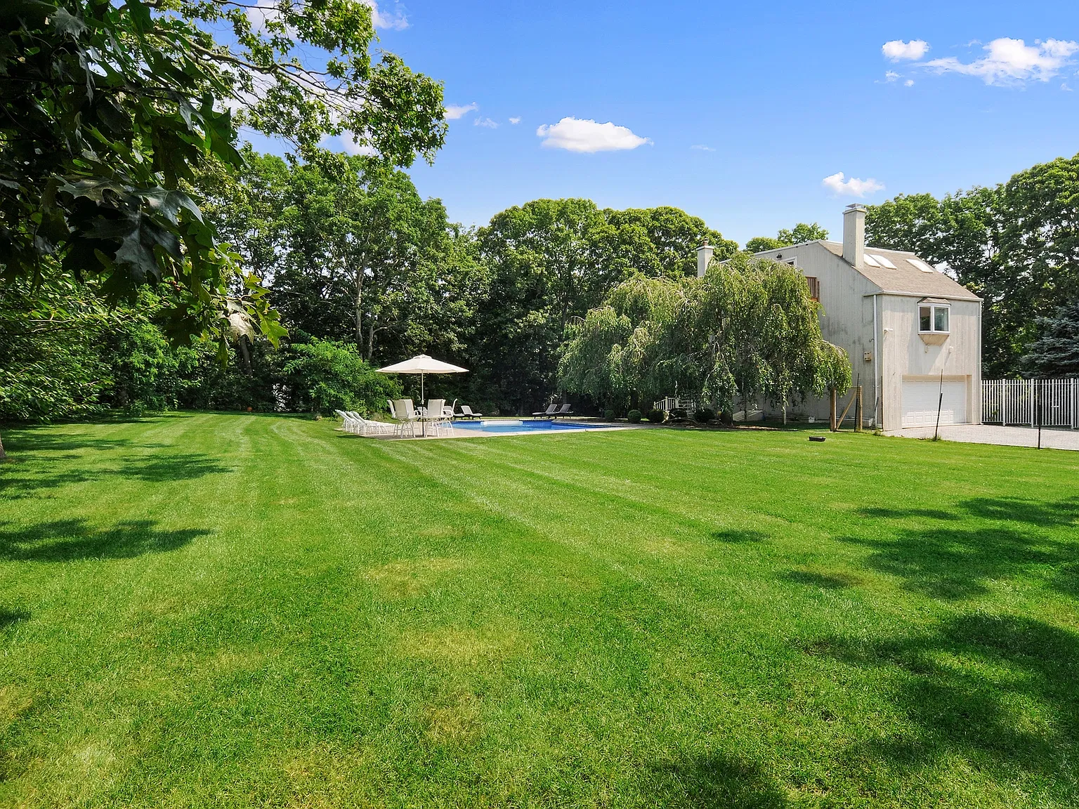 Contemporary Rental Close to Private Bay — Photo 1