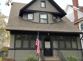6945 34th St, Berwyn, IL 60402