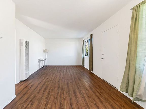 5th image of 1810 Burton St