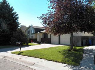 911 Emerald Dr, Cheyenne, WY 82009