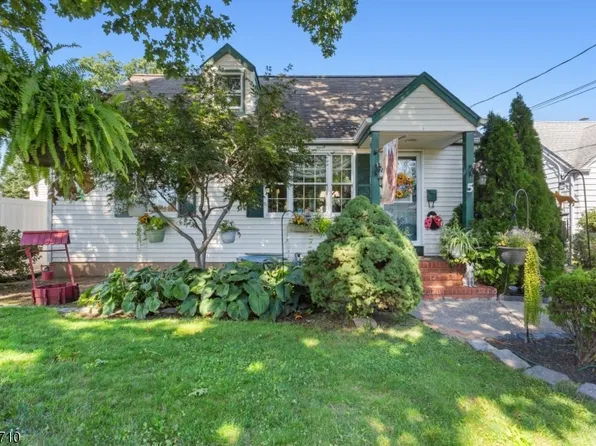 5 English Ave, Elmwood Park Boro, NJ 07407