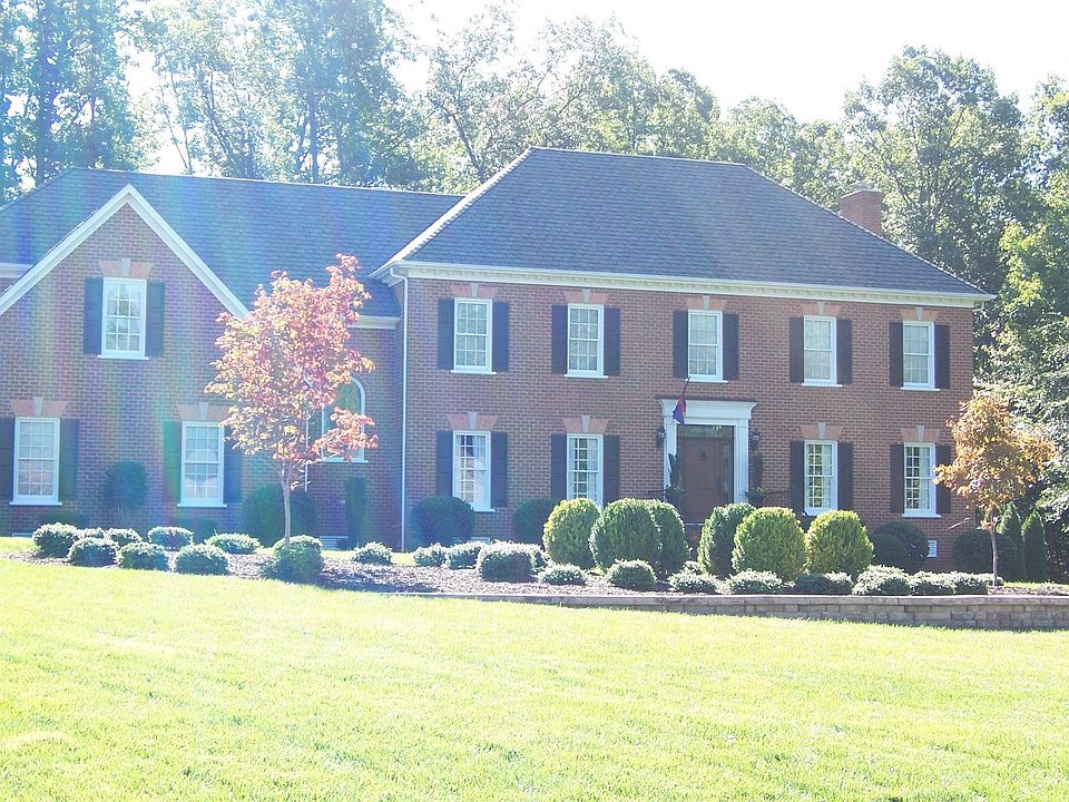 Front on Felbridge Way