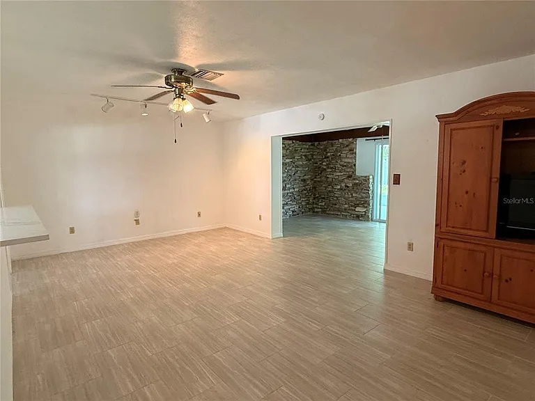 164 Pinewood Ave — Photo 19