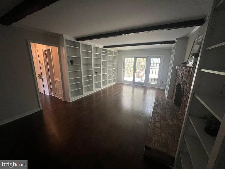 1197 Meadow Green Ln — Photo 32