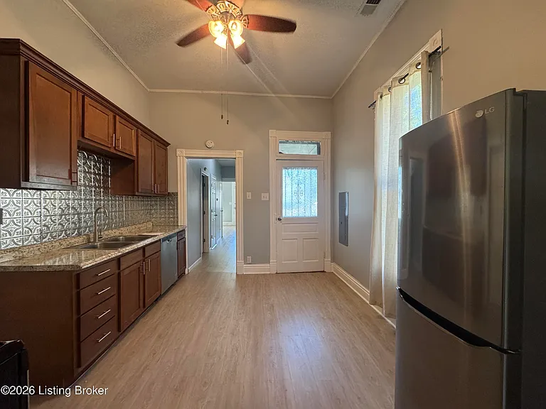 125 N Jane St — Photo 13