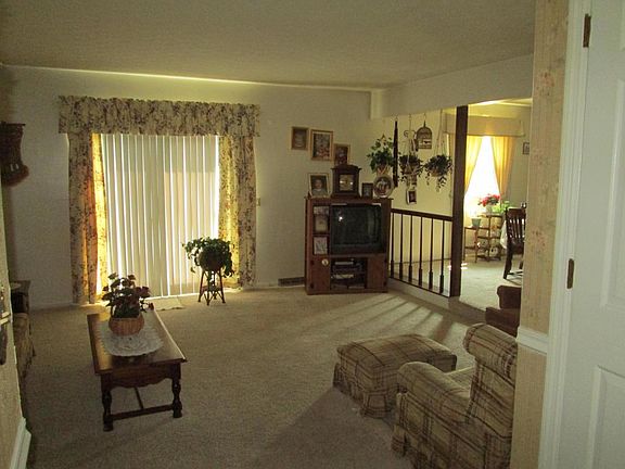 3rd image of 2446 Ottawa Dr