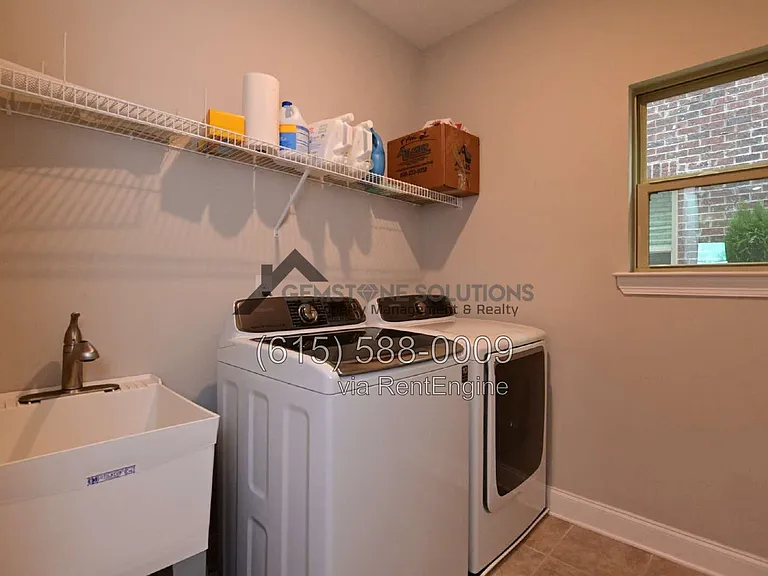 1028 Fenner Ln — Photo 33