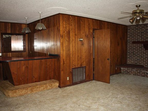 5th image of 905 Pine Ave N