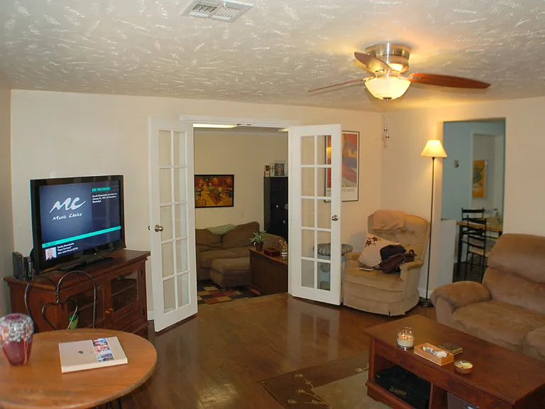1439 S West Ave — Photo 3