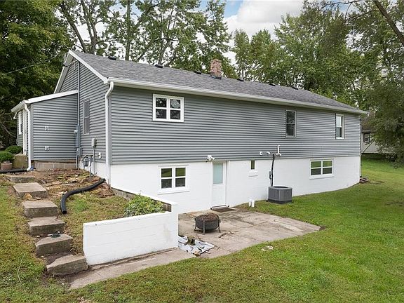 4th image of 32951 1st St
