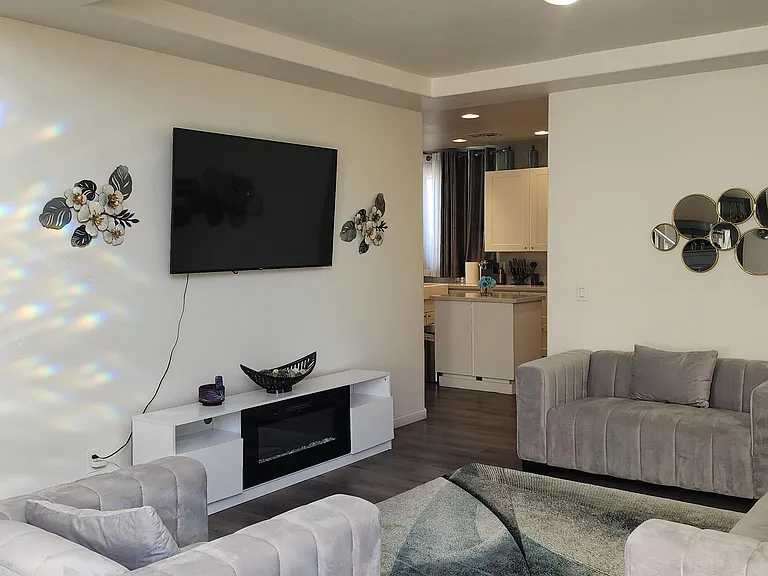 6424 N Florence Ave — Photo 5